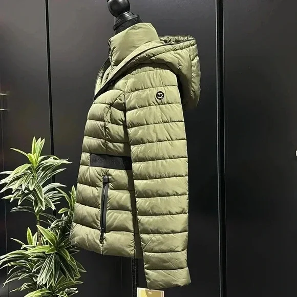 Michael Kors Down alternative hooded puffer parka coat,ultralight,zipper,logo